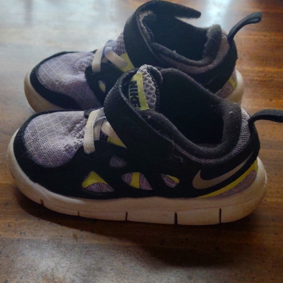 Nike baby size 6 - Picture 1 of 3